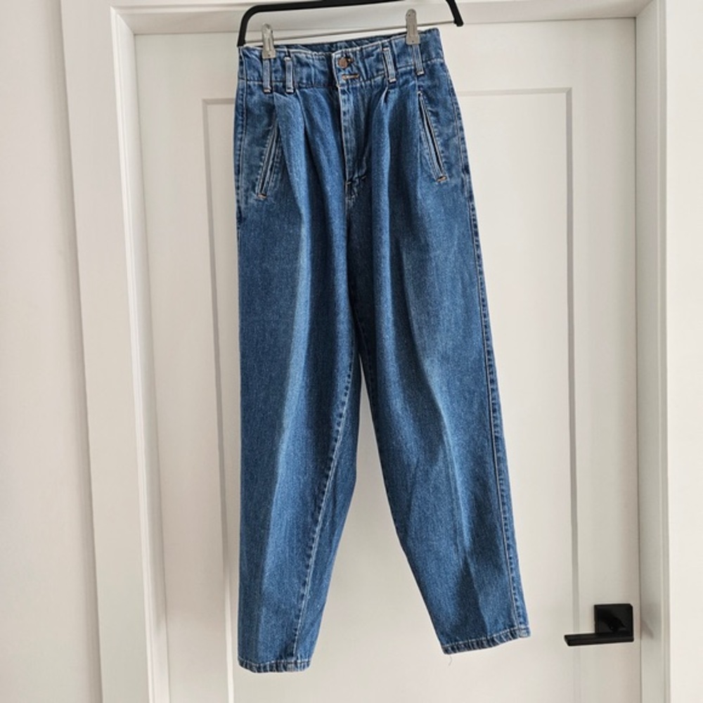 Relaxed Boyfriend Jeans in Medium Blue Wash